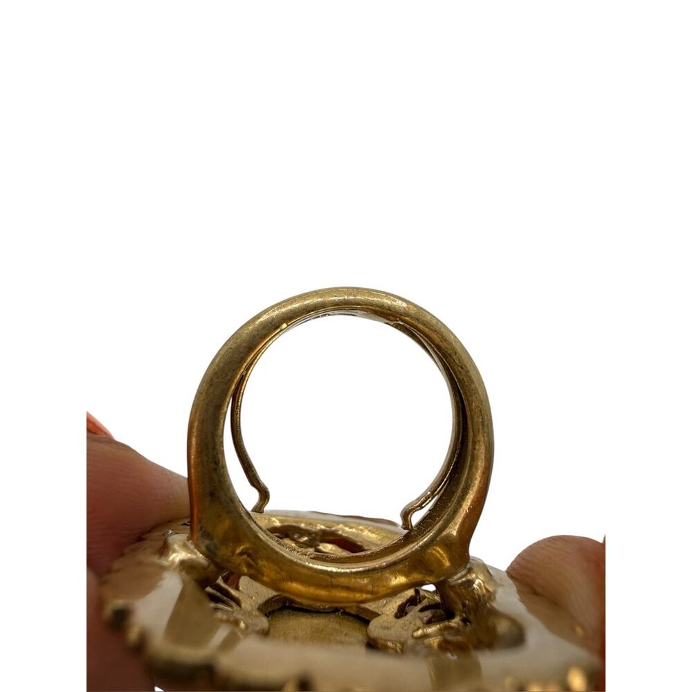 Vintage Juicy Couture Filigree Gold Tone Ring with Coral Cabochon Statement Ring - Picture 6 of 10